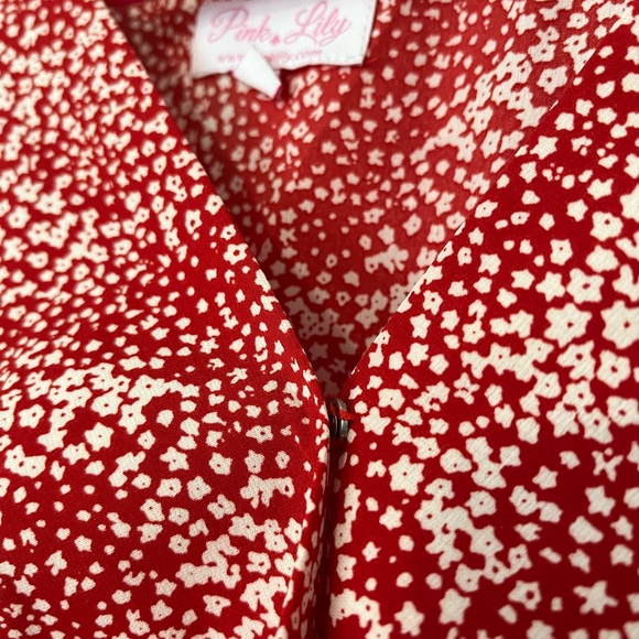 So Indecisive Red Floral Blouse - Picture 4 of 4